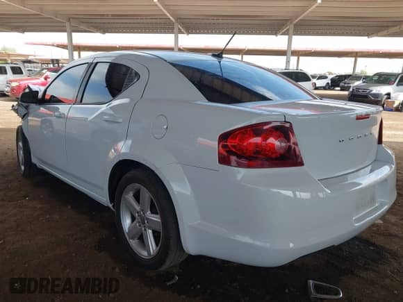 2013 Dodge Avenger SE z VIN 1C3CDZAB7DN535555, wystawiony jako IAAI lot #43055940 z przebiegiem Nie podano mil oraz . Historia ofert i sprzedaży dostępna na DreamBid. Obrazek 3.