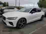 2024 Volvo S60 Core Dark Theme z VIN 7JRL12TK0RG291303, wystawiony jako Copart lot #72023275 z przebiegiem Nie podano mil oraz Szkoda całkowita • Salvage title. Historia ofert i sprzedaży dostępna na DreamBid. Obrazek 1.