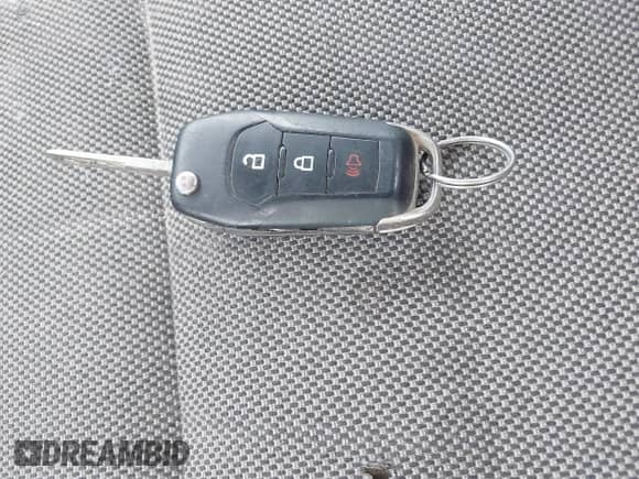 2019 Ford F-150 XL with VIN 1FTMF1CP0KKD02944, listed as a IAAI auction lot 41897553 with 92,637 mi miles and . Bid and sale history available at DreamBid. Image 11.