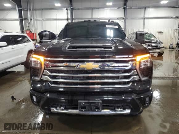 2024 Chevrolet Silverado 3500HD High Country с VIN 2GC4YVEY8R1122399, выставлен на аукционе Copart как лот 69914985 с пробегом 58 929 миль миль и Списание • Salvage title. История ставок и продаж доступна на DreamBid. Изображение 5.
