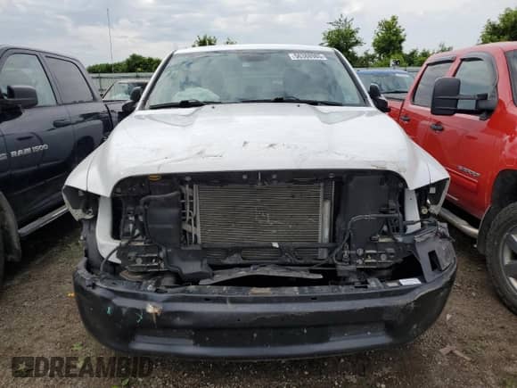 2023 Ram 1500 Tradesman z VIN 1C6RR7FT2PS537210, wystawiony jako Copart lot #56388985 z przebiegiem 62 140 mil mil oraz Czysty tytuł • Clean title. Historia ofert i sprzedaży dostępna na DreamBid. Obrazek 5.