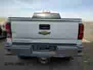 2017 Chevrolet Silverado 2500HD Work Truck z VIN 1GC1KUEGXHF234974, wystawiony jako Copart lot #50939185 z przebiegiem 85 165 mil mil oraz Czysty tytuł • Clean title. Historia ofert i sprzedaży dostępna na DreamBid. Obrazek 6.