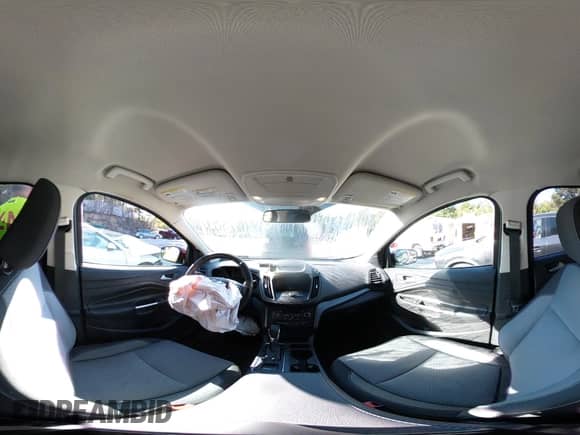 2018 Ford Escape SE z VIN 1FMCU9GDXJUA90455, wystawiony jako IAAI lot #43169240 z przebiegiem 109 040 mil mil oraz . Historia ofert i sprzedaży dostępna na DreamBid. Obrazek 18.