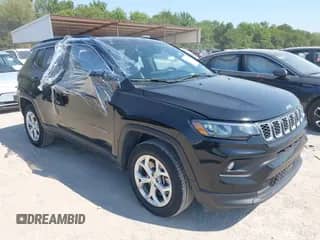 2024 Jeep Compass Latitude with VIN 3C4NJDBN1RT119212, listed as a IAAI auction lot 43186794 with 27,673 mi miles and . Bid and sale history available at DreamBid. Image 1.