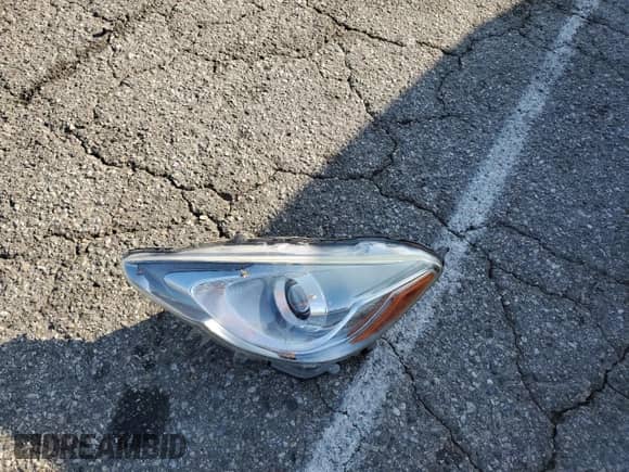 2016 Toyota Prius One z VIN JTDKDTB33G1129778, wystawiony jako Copart lot #84056165 z przebiegiem 108 571 mil mil oraz Szkoda całkowita • Salvage title. Historia ofert i sprzedaży dostępna na DreamBid. Obrazek 12.