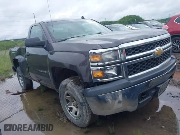 2014 Chevrolet Silverado 1500 Work Truck z VIN 1GCNKPEC6EZ296723, wystawiony jako IAAI lot #42336207 z przebiegiem 247 718 mil mil oraz . Historia ofert i sprzedaży dostępna na DreamBid. Obrazek 1.