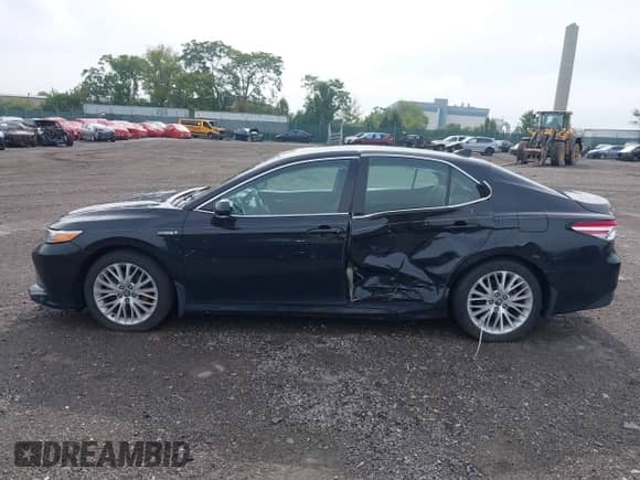 2020 Toyota Camry Hybrid XLE с VIN 4T1F31AK4LU521710, выставлен на аукционе IAAI как лот 43298976 с пробегом 72 242 миль миль и . История ставок и продаж доступна на DreamBid. Изображение 14.