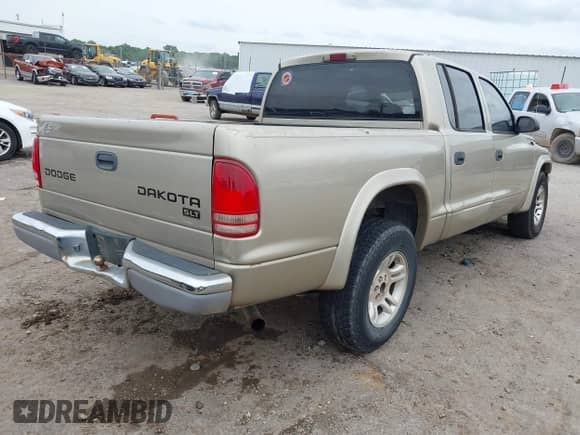 2004 Dodge Dakota SLT с VIN 1D7HL48N84S619527, выставлен на аукционе IAAI как лот 42484398 с пробегом 275 998 миль миль и . История ставок и продаж доступна на DreamBid. Изображение 4.