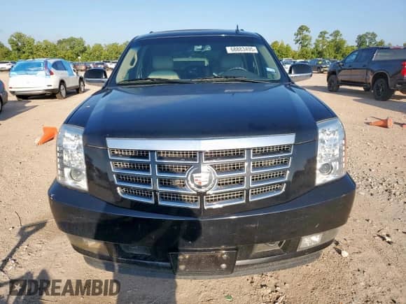 2014 Cadillac Escalade Luxury with VIN 1GYS3BEF6ER223701, listed as a Copart auction lot 68883495 with 150,580 mi miles and Clean title. Bid and sale history available at DreamBid. Image 5.
