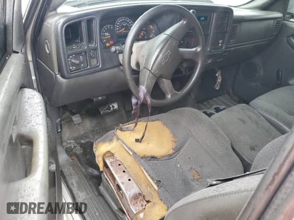 2006 Chevrolet Silverado 2500HD LS с VIN 1GCHC24U76E149312, выставлен на аукционе Copart как лот 58159685 с пробегом 293 749 миль миль и Списание • Salvage title. История ставок и продаж доступна на DreamBid. Изображение 8.