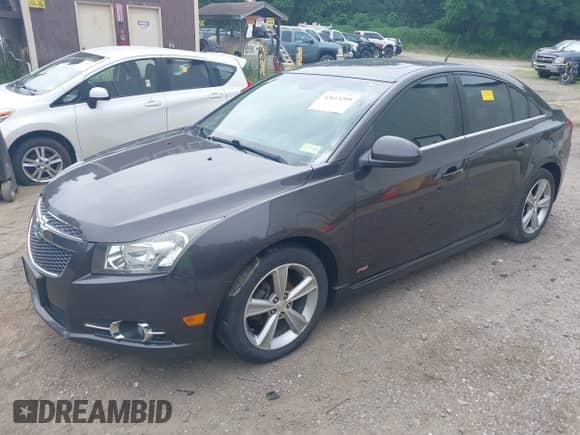 2014 Chevrolet Cruze 2LT с VIN 1G1PE5SB0E7332992, выставлен на аукционе IAAI как лот 42615209 с пробегом 83 900 миль миль и . История ставок и продаж доступна на DreamBid. Изображение 2.