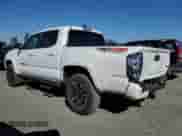 2022 Toyota Tacoma SR с VIN 3TMCZ5AN1NM504958, выставлен на аукционе Copart как лот 81156135 с пробегом 26 327 миль миль и Списание • Salvage title. История ставок и продаж доступна на DreamBid. Изображение 2.