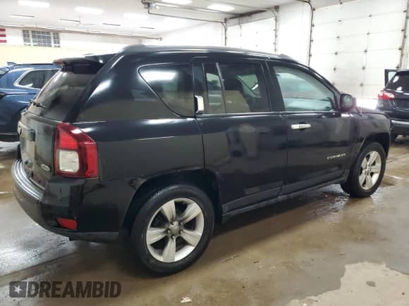 2014 Jeep Compass Sport z VIN 1C4NJDAB6ED728271, wystawiony jako Copart lot #70187355 z przebiegiem 224 993 mil mil oraz Czysty tytuł • Clean title. Historia ofert i sprzedaży dostępna na DreamBid. Obrazek 3.