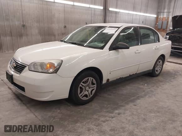2008 Chevrolet Malibu Classic LS 1FL с VIN 1G1ZS58F88F119522, выставлен на аукционе IAAI как лот 41010555 с пробегом 123 328 миль миль и . История ставок и продаж доступна на DreamBid. Изображение 2.