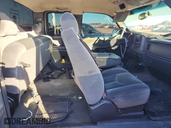 2003 GMC Sierra 1500 SLE z VIN 2GTEC19V831300489, wystawiony jako Copart lot #82320705 z przebiegiem 146 528 mil mil oraz Szkoda całkowita • Salvage title. Historia ofert i sprzedaży dostępna na DreamBid. Obrazek 10.