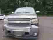 2008 Chevrolet Suburban LTZ с VIN 3GNFK16358G118958, выставлен на аукционе IAAI как лот 42622511 с пробегом 209 892 миль миль и . История ставок и продаж доступна на DreamBid. Изображение 12.