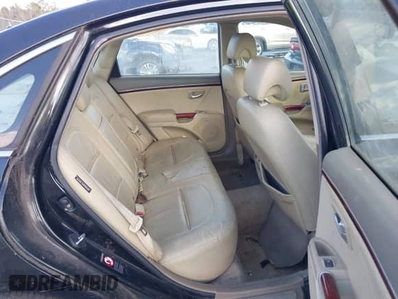 2008 Hyundai Azera Limited z VIN KMHFC46F28A291963, wystawiony jako IAAI lot #41635963 z przebiegiem 180 207 mil mil oraz . Historia ofert i sprzedaży dostępna na DreamBid. Obrazek 8.