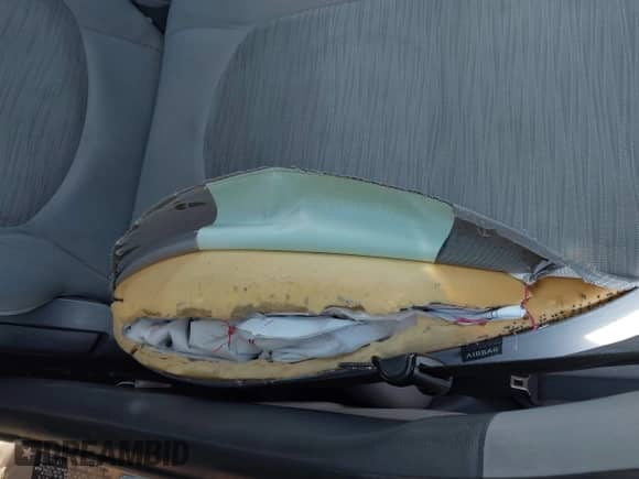 2017 Hyundai Accent Value Edition z VIN KMHCT4AE0HU356793, wystawiony jako IAAI lot #41624409 z przebiegiem 137 964 mil mil oraz . Historia ofert i sprzedaży dostępna na DreamBid. Obrazek 12.