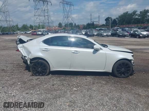 2008 Lexus IS 250 with VIN JTHCK262885021283, listed as a IAAI auction lot 42624016 with 113,086 mi miles and . Bid and sale history available at DreamBid. Image 14.