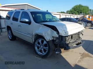 2008 Chevrolet Tahoe LTZ с VIN 1GNFC13JX8R255782, выставлен на аукционе IAAI как лот 41966275 с пробегом 240 386 миль миль и . История ставок и продаж доступна на DreamBid. Изображение 1.