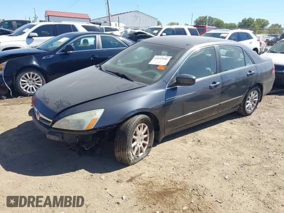 2007 Honda Accord LX с VIN 1HGCM55427A122150, выставлен на аукционе IAAI как лот 43343046 с пробегом 176 734 миль миль и . История ставок и продаж доступна на DreamBid. Изображение 18.