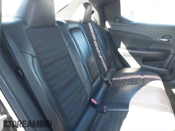 2012 Dodge Avenger R/T z VIN 1C3CDZBG4CN222133, wystawiony jako IAAI lot #41395700 z przebiegiem 161 495 mil mil oraz . Historia ofert i sprzedaży dostępna na DreamBid. Obrazek 8.