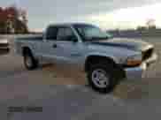 2001 Dodge Dakota z VIN 1B7GG22X71S348268, wystawiony jako Copart lot #82101434 z przebiegiem 267 004 mil mil oraz Szkoda całkowita • Salvage title. Historia ofert i sprzedaży dostępna na DreamBid. Obrazek 4.