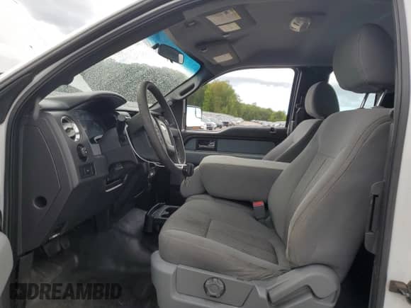 2013 Ford F-150 XL with VIN 1FTFX1CF0DKD28637, listed as a Copart auction lot 69933525 with 252,341 mi miles and Clean title. Bid and sale history available at DreamBid. Image 7.