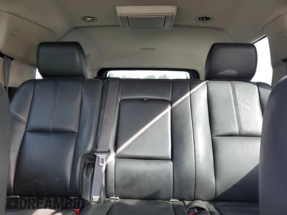 2013 Chevrolet Suburban LT z VIN 1GNSKJE73DR134704, wystawiony jako Copart lot #84741745 z przebiegiem 102 151 mil mil oraz Szkoda całkowita • Salvage title. Historia ofert i sprzedaży dostępna na DreamBid. Obrazek 10.