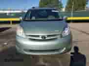 2010 Toyota Sienna XLE с VIN 5TDYK4CCXAS303876, выставлен на аукционе Copart как лот 81272115 с пробегом 170 141 миль миль и Списание • Salvage title. История ставок и продаж доступна на DreamBid. Изображение 5.