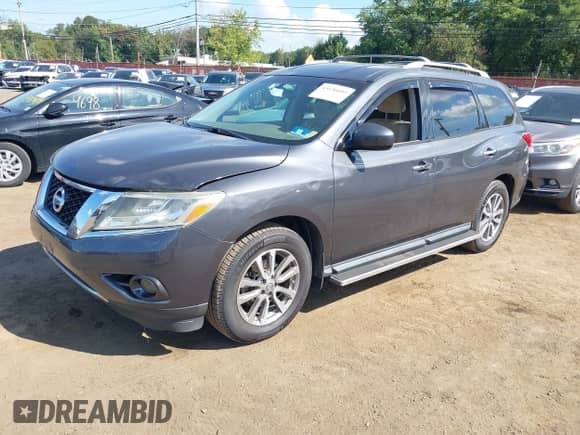 2013 Nissan Pathfinder SV with VIN 5N1AR2MM6DC603523, listed as a IAAI auction lot 43136602 with 146,797 mi miles and . Bid and sale history available at DreamBid. Image 2.