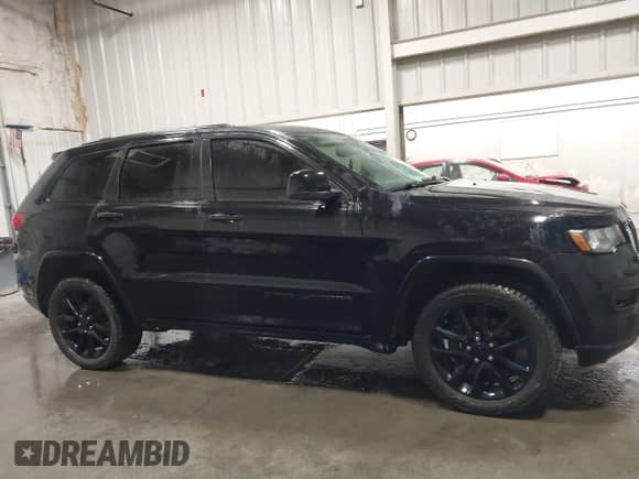 2018 Jeep Grand Cherokee Altitude z VIN 1C4RJFAG0JC298293, wystawiony jako IAAI lot #42721433 z przebiegiem 78 347 mil mil oraz . Historia ofert i sprzedaży dostępna na DreamBid. Obrazek 12.