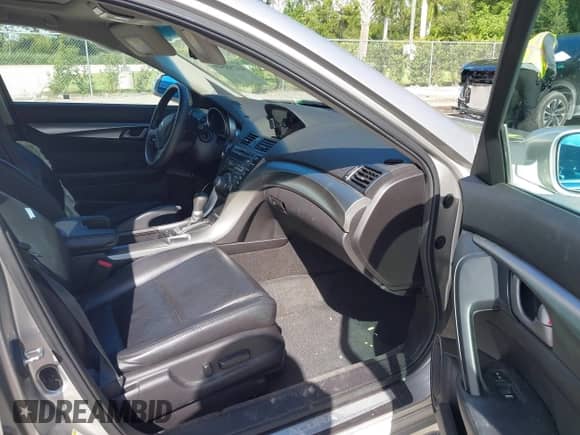 2010 Acura TL Technology with VIN 19UUA8F57AA017522, listed as a IAAI auction lot 43258549 with 100,788 mi miles and . Bid and sale history available at DreamBid. Image 5.