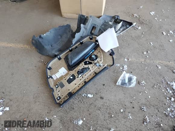 2015 BMW 5 Series 535d xDrive z VIN WBAFV3C50FD686494, wystawiony jako Copart lot #45601615 z przebiegiem 128 181 mil mil oraz Szkoda całkowita • Salvage title. Historia ofert i sprzedaży dostępna na DreamBid. Obrazek 12.