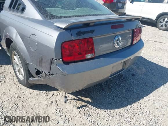2006 Ford Mustang Standard with VIN 1ZVFT80NX65130436, listed as a IAAI auction lot 43128881 with 182,526 mi miles and . Bid and sale history available at DreamBid. Image 6.