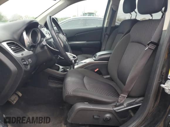 2019 Dodge Journey SE with VIN 3C4PDDBG3KT752169, listed as a Copart auction lot 53678585 with 104,996 mi miles and Salvage title. Bid and sale history available at DreamBid. Image 7.