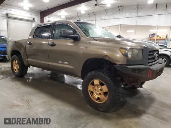 2008 Toyota Tundra z VIN 5TBDV54168S519218, wystawiony jako Copart lot #69140345 z przebiegiem 339 097 mil mil oraz Szkoda całkowita • Salvage title. Historia ofert i sprzedaży dostępna na DreamBid. Obrazek 4.