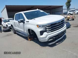 2024 Chevrolet Silverado 1500 High Country z VIN 1GCUDJE84RZ281318, wystawiony jako IAAI lot #42951982 z przebiegiem 33 069 mil mil oraz . Historia ofert i sprzedaży dostępna na DreamBid. Obrazek 1.