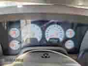 2007 Dodge 1500 ST z VIN 1D7HA18P77S237659, wystawiony jako Copart lot #62591535 z przebiegiem 194 930 mil mil oraz Czysty tytuł • Clean title. Historia ofert i sprzedaży dostępna na DreamBid. Obrazek 9.