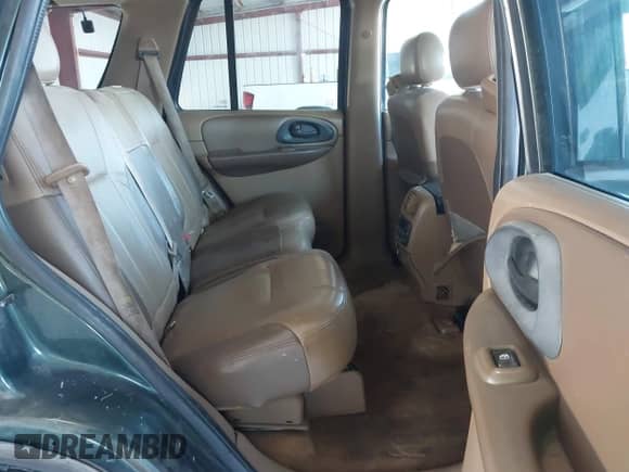 2002 Chevrolet TrailBlazer LS z VIN 1GNDT13S722315601, wystawiony jako IAAI lot #42715890 z przebiegiem 175 016 mil mil oraz . Historia ofert i sprzedaży dostępna na DreamBid. Obrazek 8.