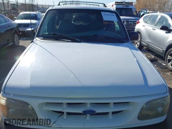 1995 Ford Explorer Eddie Bauer z VIN 1FMCU24X1SUB07828, wystawiony jako IAAI lot #41145230 z przebiegiem 269 846 mil mil oraz . Historia ofert i sprzedaży dostępna na DreamBid. Obrazek 10.