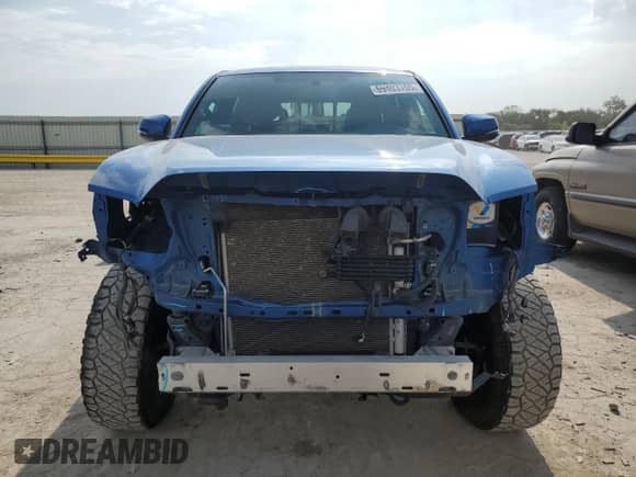2017 Toyota Tacoma SR5 with VIN 3TMCZ5ANXHM103073, listed as a Copart auction lot 69403705 with 124,654 mi miles and Salvage title. Bid and sale history available at DreamBid. Image 5.
