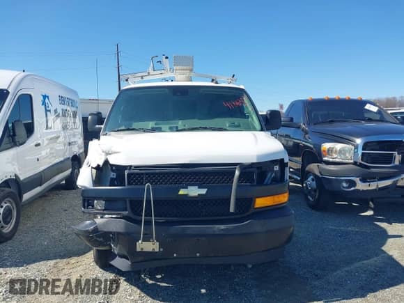 2020 Chevrolet Express Cargo z VIN 1GCZGGFG9L1173224, wystawiony jako IAAI lot #41863058 z przebiegiem 20 mil mil oraz . Historia ofert i sprzedaży dostępna na DreamBid. Obrazek 11.