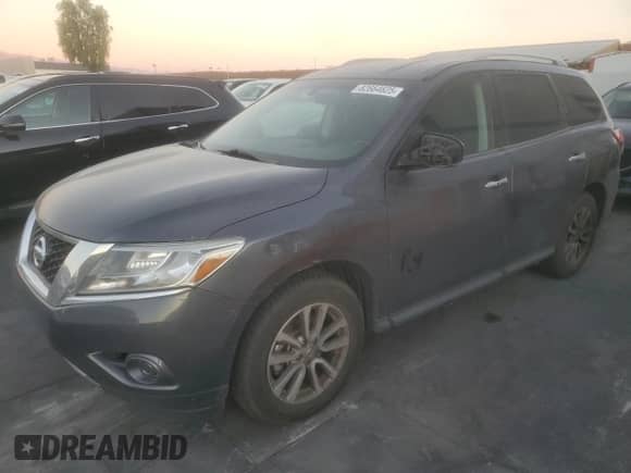 2014 Nissan Pathfinder S with VIN 5N1AR2MNXEC671088, listed as a Copart auction lot 82664625 with 121,492 mi miles and Clean title. Bid and sale history available at DreamBid. Image 1.