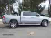 2020 Ram 1500 Lone Star z VIN 1C6RREFM6LN398253, wystawiony jako IAAI lot #42017656 z przebiegiem 84 669 mil mil oraz . Historia ofert i sprzedaży dostępna na DreamBid. Obrazek 14.