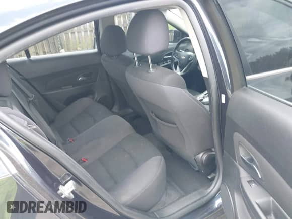 2014 Chevrolet Cruze 1LT z VIN 1G1PC5SB3E7456082, wystawiony jako IAAI lot #42343486 z przebiegiem 136 682 mil mil oraz . Historia ofert i sprzedaży dostępna na DreamBid. Obrazek 8.
