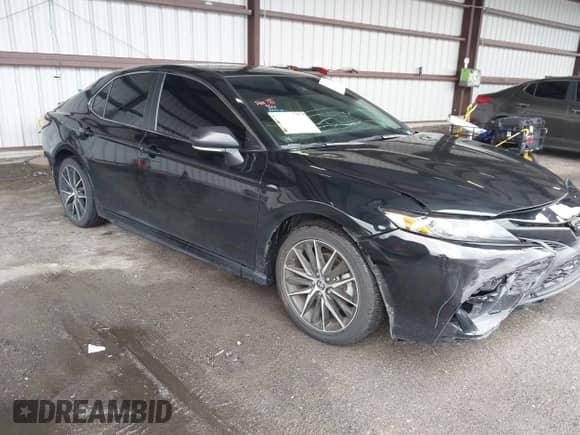 2022 Toyota Camry SE z VIN 4T1G11AK8NU710650, wystawiony jako IAAI lot #43416809 z przebiegiem 91 160 mil mil oraz . Historia ofert i sprzedaży dostępna na DreamBid. Obrazek 1.