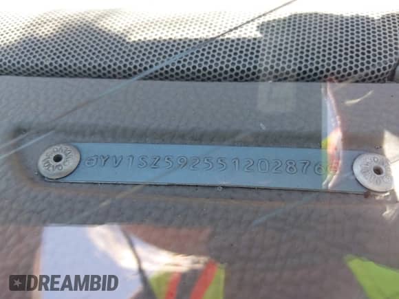 2005 Volvo XC70 with VIN YV1SZ592551202876, listed as a IAAI auction lot 42741141 with 214,250 mi miles and . Bid and sale history available at DreamBid. Image 9.