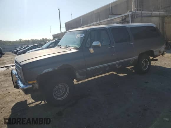 1988 Chevrolet Suburban с VIN 1GNEV16K8JF197267, выставлен на аукционе Copart как лот 72176994 с пробегом 411 769 миль миль и Чистый • Clean title. История ставок и продаж доступна на DreamBid. Изображение 1.