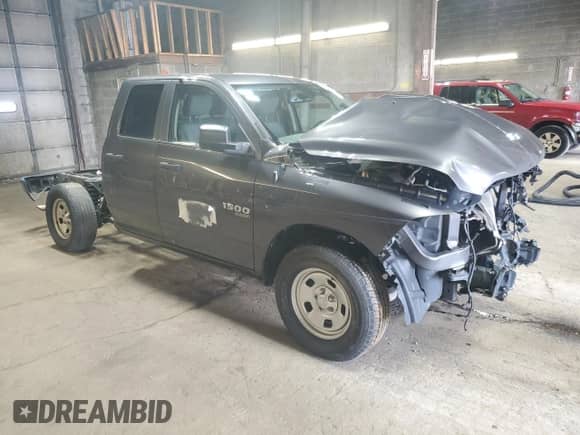 2019 Ram 1500 Express z VIN 1C6RR6FG3KS628380, wystawiony jako Copart lot #52341655 z przebiegiem Nie podano mil oraz Czysty tytuł • Clean title. Historia ofert i sprzedaży dostępna na DreamBid. Obrazek 4.